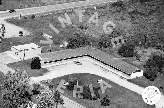 Hubbard Lake Motel - 1989 Aerial (newer photo)